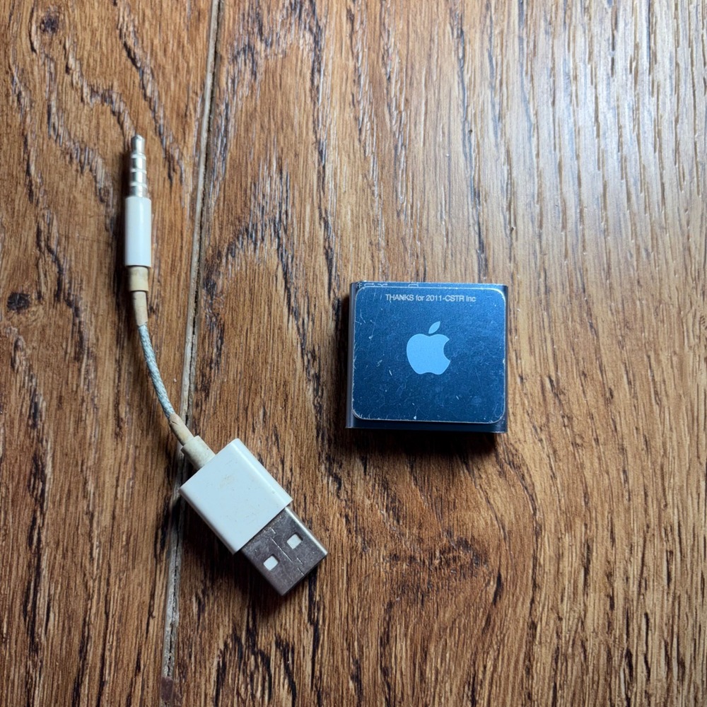 Apple iPod Shuffle 4th Generation Blue 2GB MP3 Player A1373 - Picture 3 of 7